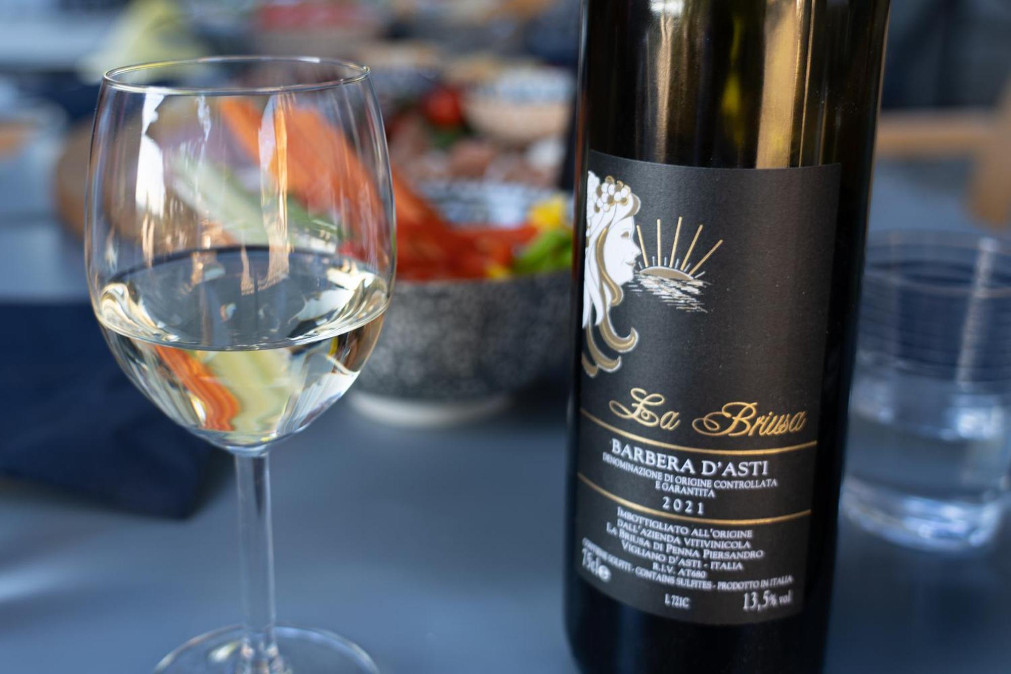 Cascina Giantino Suite Cantina - G A Y - M E N - O N L Y (Adults Only) Montegrosso d'Asti Ngoại thất bức ảnh